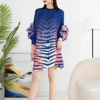 2023 Miyake Fold Весеннее Новое Платье Модное Темпераментное Свободное Постепенное Изменение Цвета С Наполовину Высоким Вырезом, Высококачественные Платья МИДИ, Лето