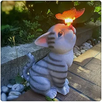 Садовые статуи солнечной кошки Статуя уличного освещения Декоративная лампа для животных из смолы с рождественской бабочкой